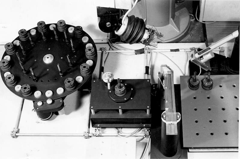 Image 5: The experimental robot assembly system